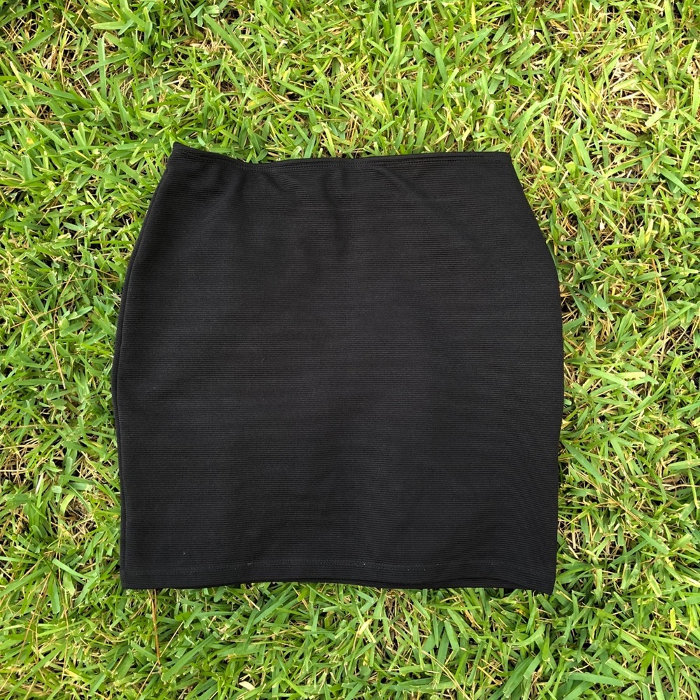 C&A Black Mini Skrit